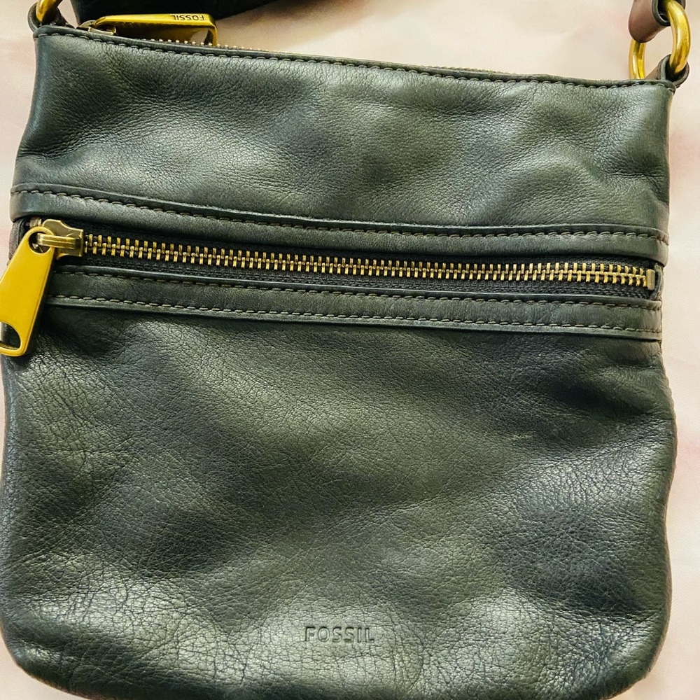 Fossil crossbody bag. Great condition.